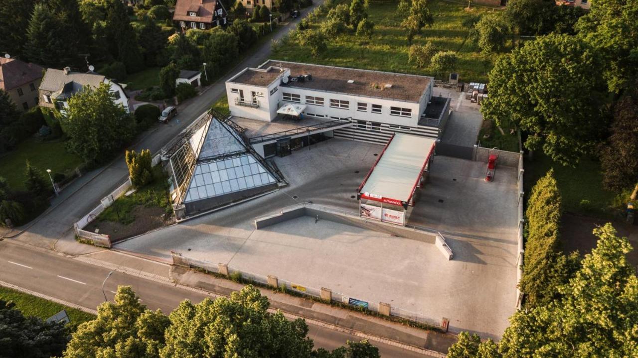 Pyramida Broumov公寓式酒店 外观 照片